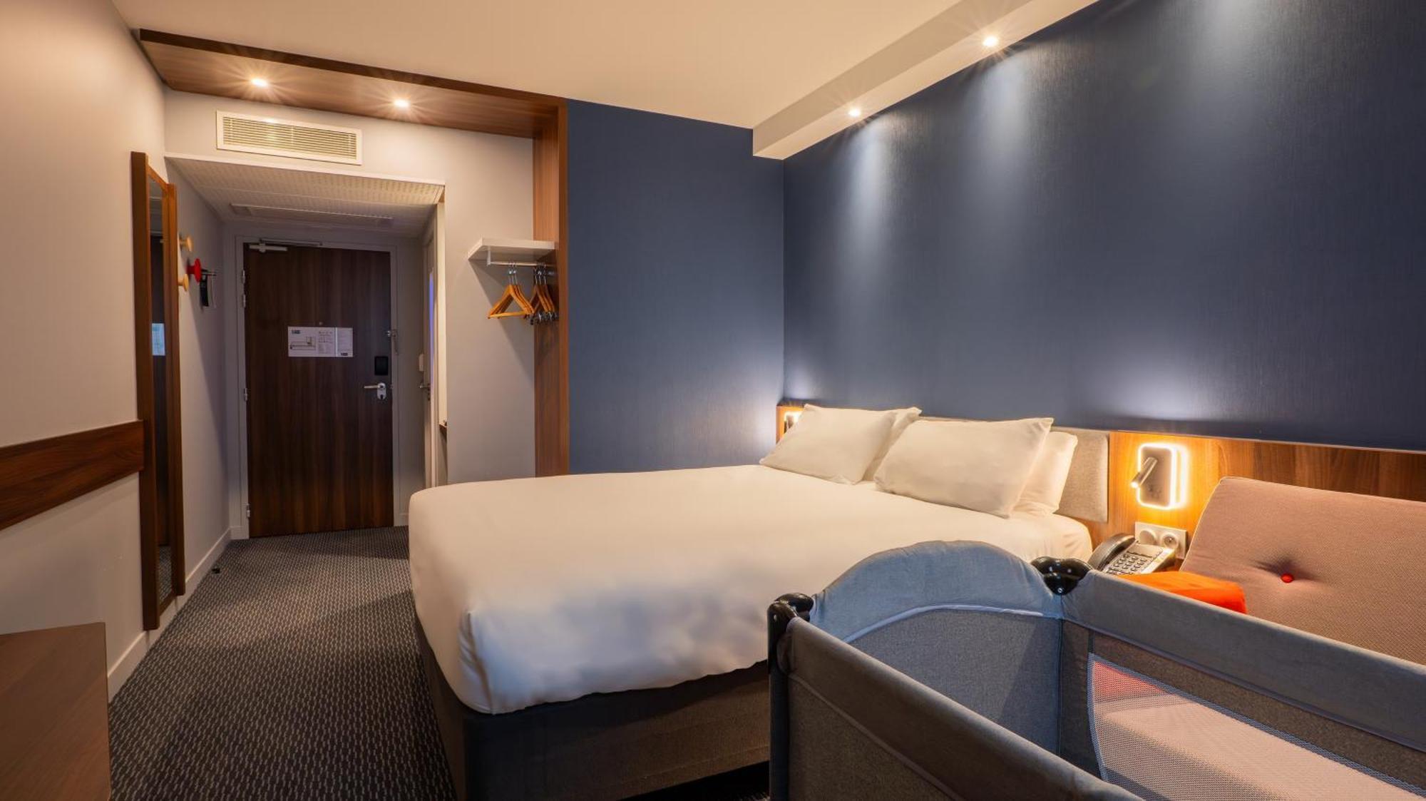 Holiday Inn Express Dijon By Ihg Saint-Apollinaire  Exterior photo